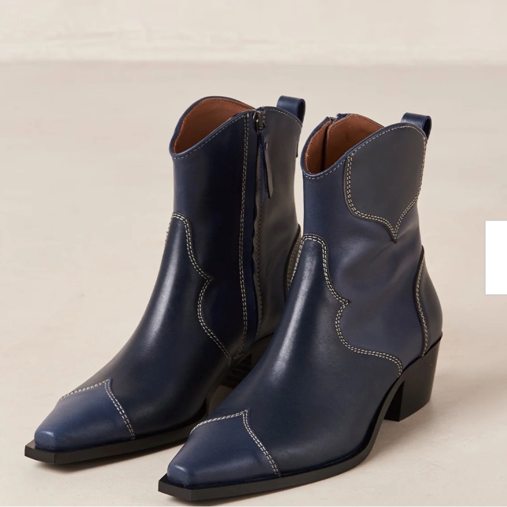 ALOHAS Blue Ankle Boots with Western Style